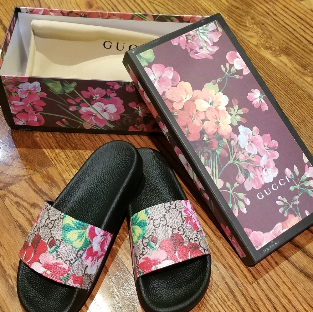 Gucci slides size 38